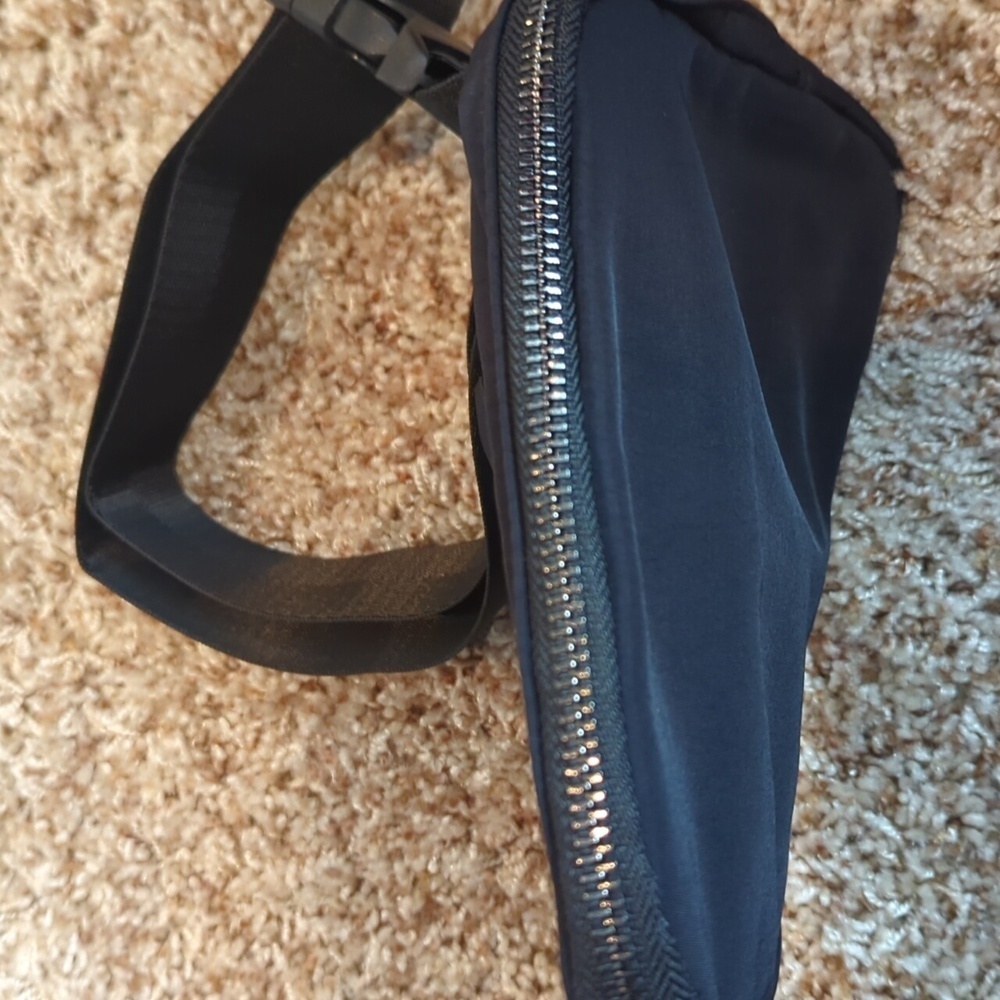 Black fanny pack belt bag fanny crossbody New - Picture 3 of 3